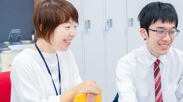 営業部門の社員画像